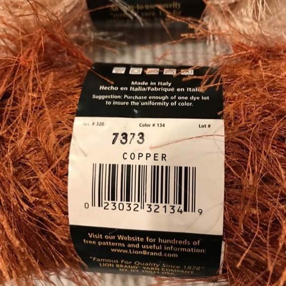 Yarn 2 skeins - Picture 2 of 5